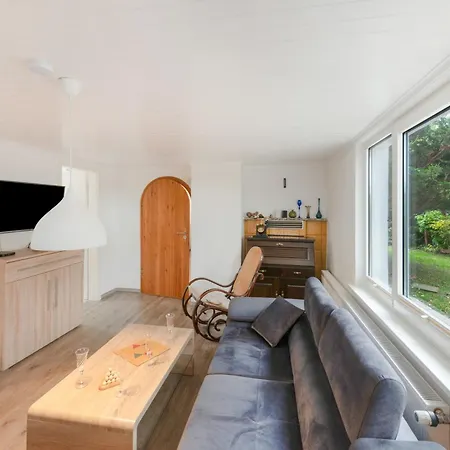 Ferienhaus Strandhaus Für 6 Personen 100 M²