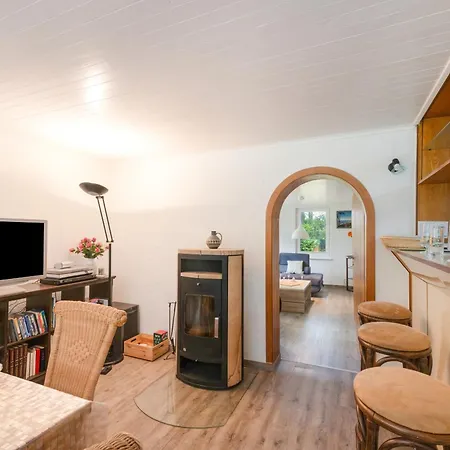 Ferienhaus Strandhaus Für 6 Personen 100 M² *