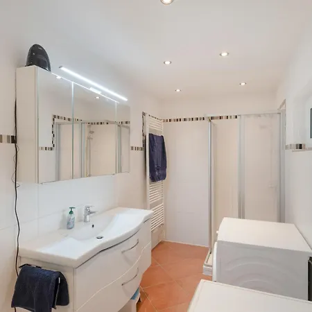 Ferienhaus Strandhaus Für 6 Personen 100 M² Graal-Mueritz
