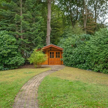 Ferienhaus Strandhaus Für 6 Personen 100 M² *